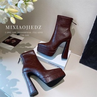 秋冬鞋子2024新款爆p款女鞋黑色弹力靴粗跟高跟防水台气质尖头短