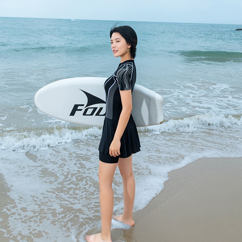 连体泳衣大码裙式保守遮肚显瘦微胖女孩拉链五分裤女式游泳衣新款