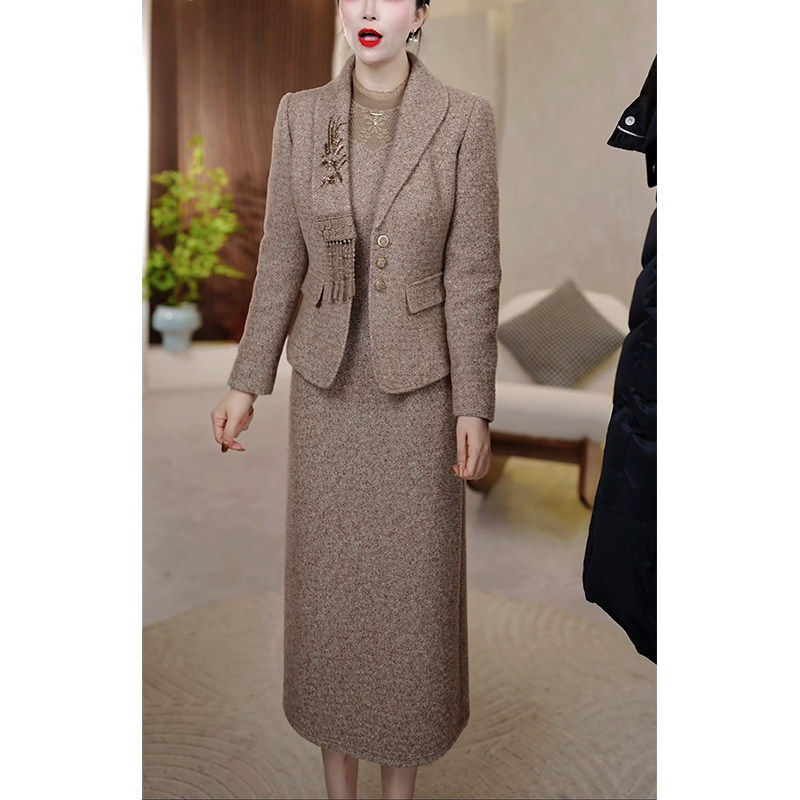 气质名媛长袖两件套连衣裙女2026年秋冬新款妈妈高档显瘦套装裙子