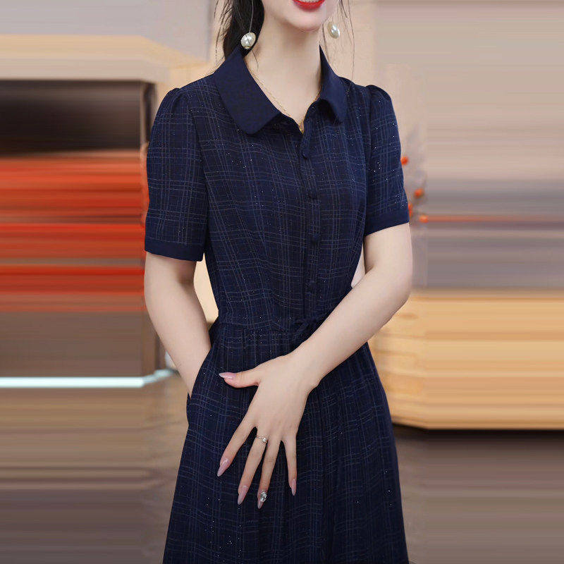 2026裙子妈妈新款短袖腰中长款格纹连衣裙休闲夏季女翻领系带装收
