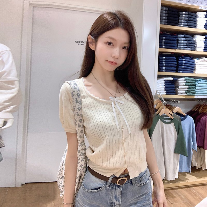 大码胖mm韩系方领蕾丝拼接短袖T恤女夏季新款显瘦正肩短款上衣潮