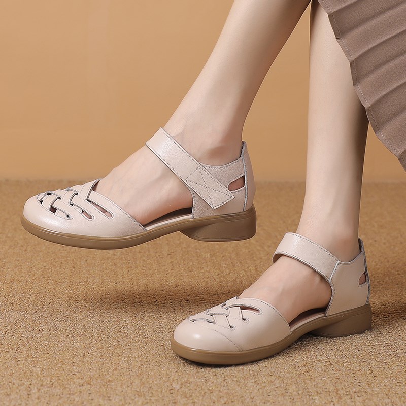 包头凉鞋女夏2025新款镂空女鞋休闲妈妈鞋舒适软底大码中老年皮鞋