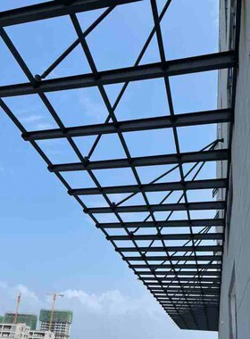 大厦连廊挡雨玻璃棚安装钢化夹胶玻璃雨棚工程玻璃爪件雨棚安装队