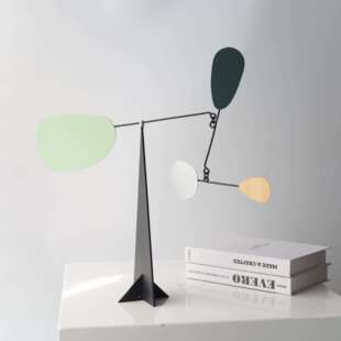 现代极简莫兰迪色三角平衡动态摆件工作室售楼处直播间金属工艺品