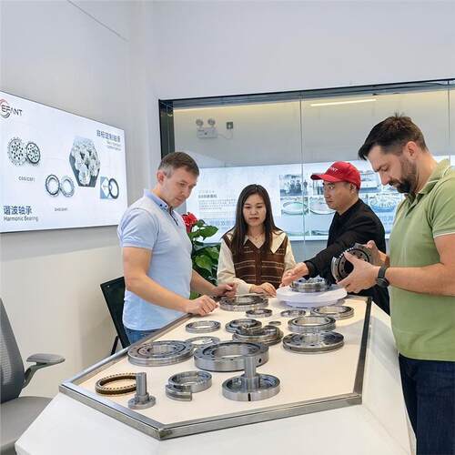 洛阳数控机床轴承RA19013 RA20013薄壁型大口径十字交叉滚子轴承