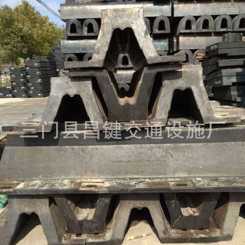 橡胶护舷DA400*2000L卸货平台护舷 DA型船用护舷 码头防撞护舷