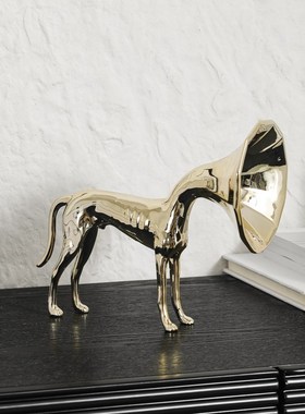 金色喇叭狗轻奢摆件装饰极简意式电视柜酒柜办公桌样X板房客厅家