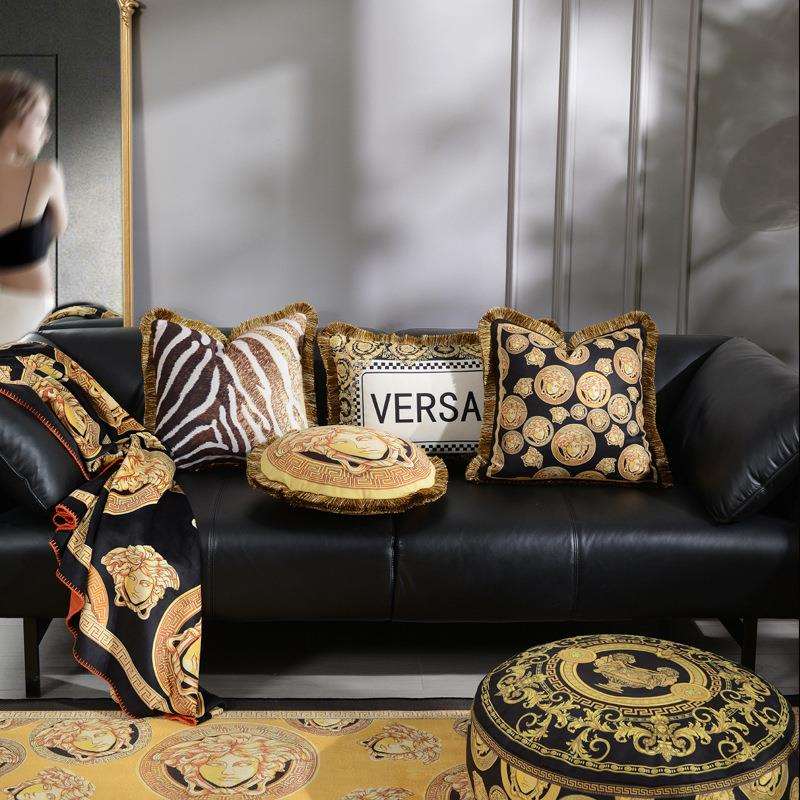 轻奢时尚美杜莎加厚流苏方靠垫 客厅沙发鹿皮绒印花圆形抱枕枕芯