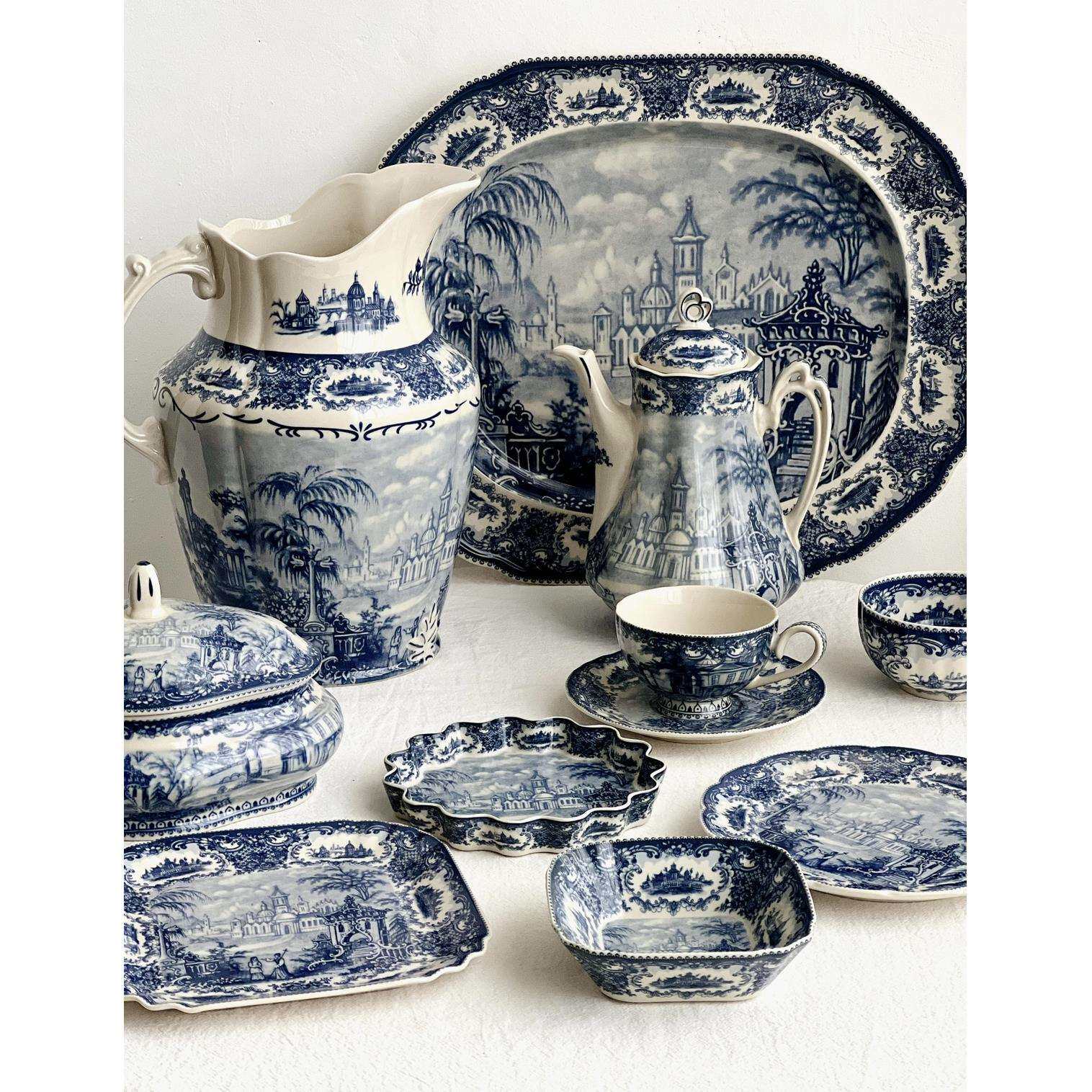 收藏级别 欧洲蓝色系列 稀有的釉中彩蓝堡人物陶瓷盘壶 花瓶