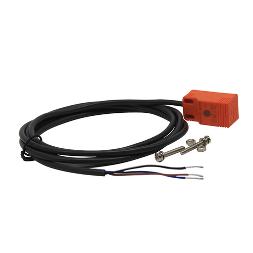 昌得传感器感应接近开关三线直流常开12V 24V pl-05n CJF18E-05NA