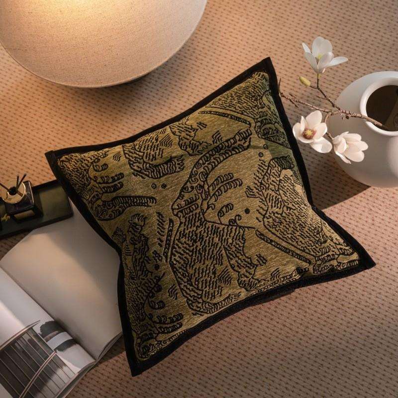 复古绿法式轻奢山虎纹客厅沙发抱枕样板间高级靠垫条纹雪尼尔靠枕