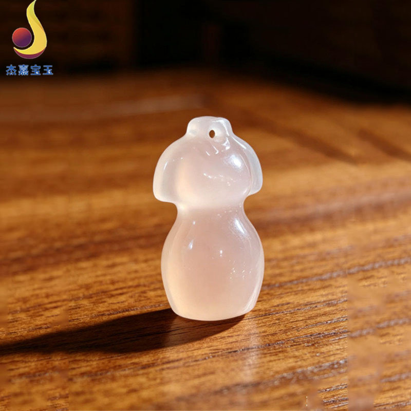 【旗开得胜】冰种玛瑙旗袍吊坠古风简约冰透白草花玉坠男女毛衣链