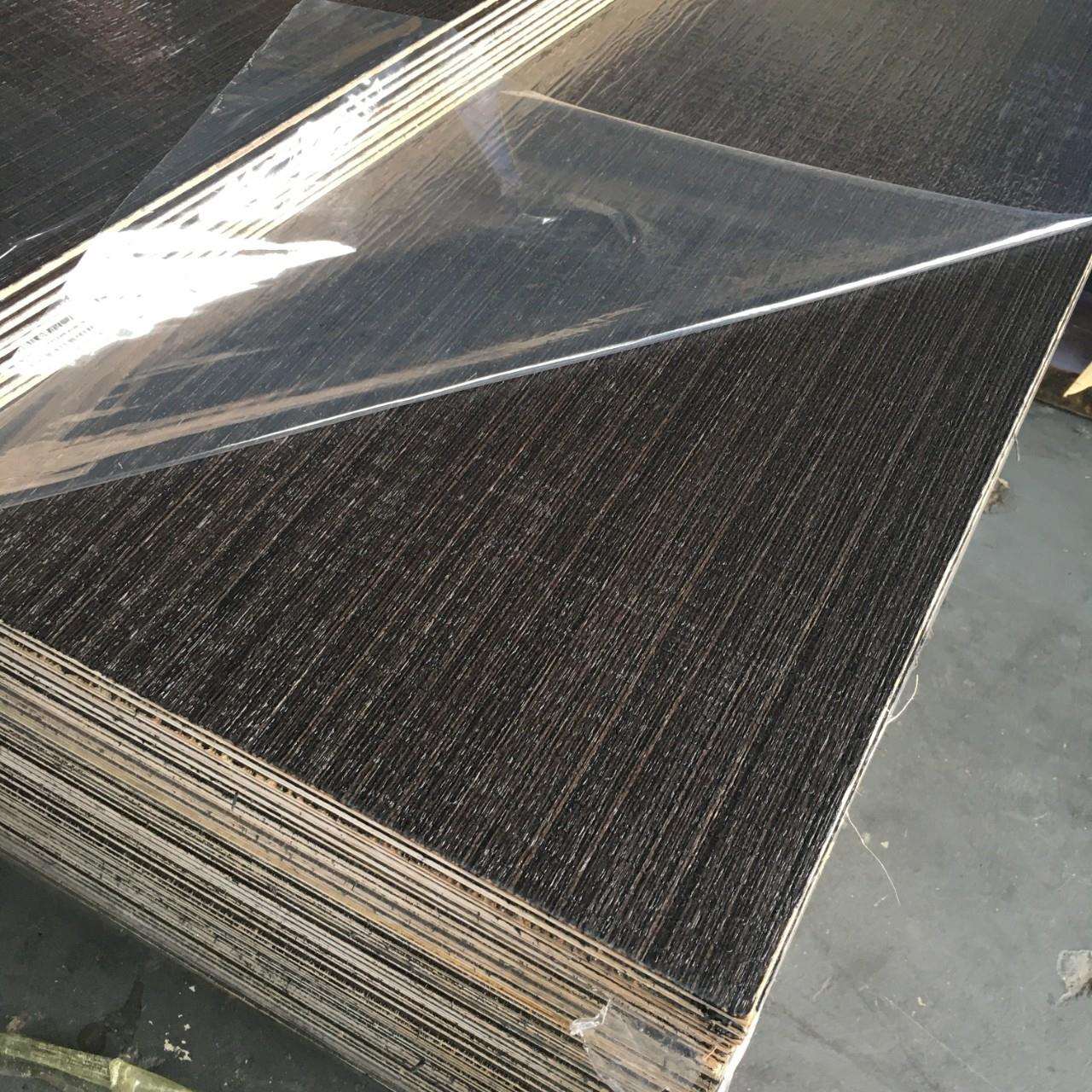 木皮涂装板厂直供拉丝钢刷锯齿喷沙木皮饰面板 木皮板仿科定板