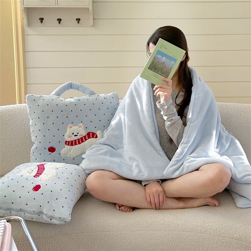 手提牛奶绒加厚抱枕被子两u用办公室午休靠垫学生宿舍午睡枕头盖