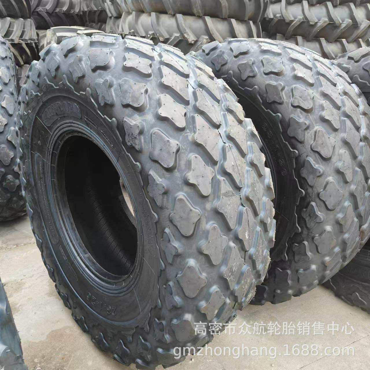 现货供应 23.1-26 压路机轮胎工程机械轮胎 菠萝花纹充气轮胎