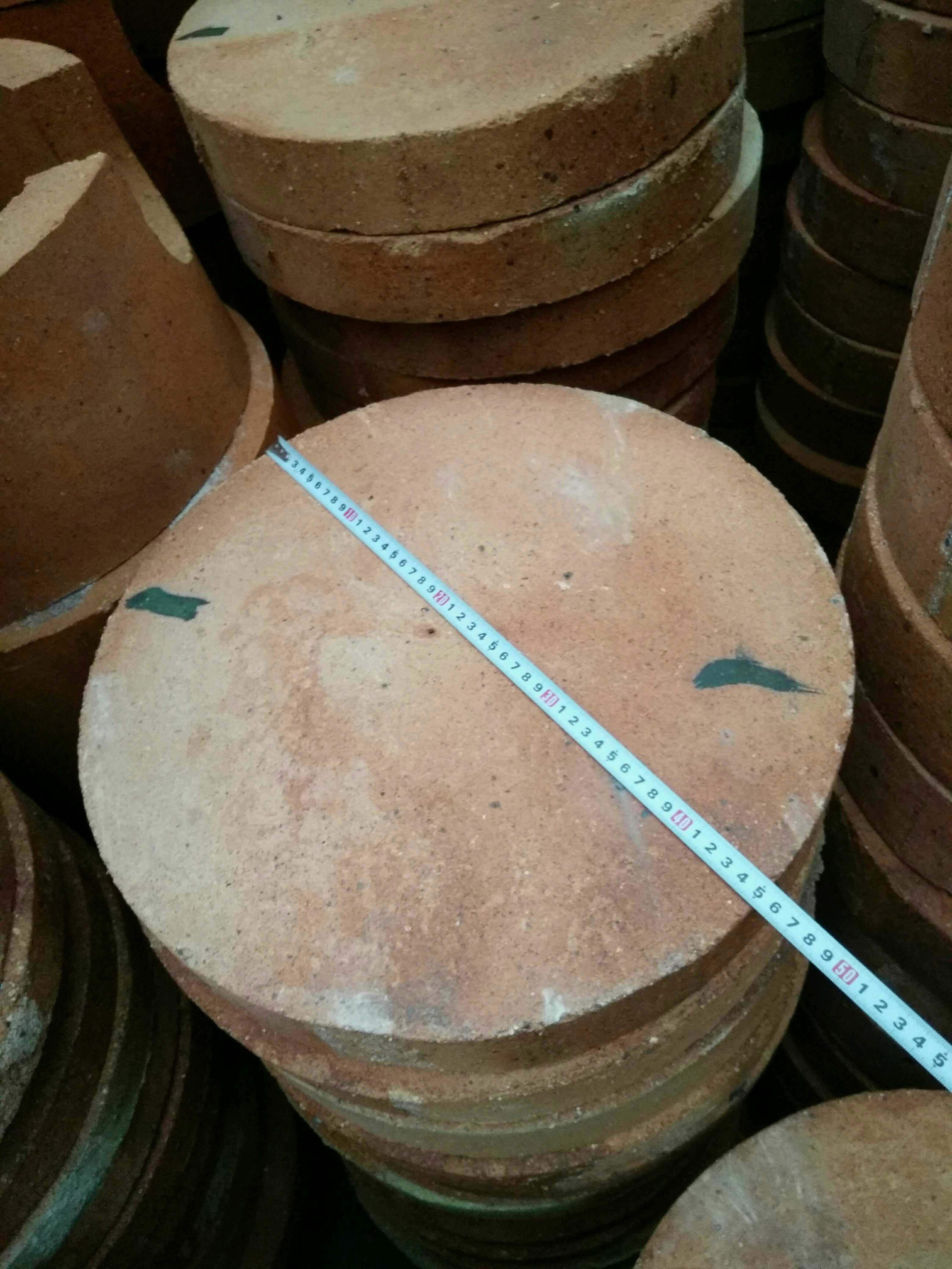 1300度圆饼耐火砖 坩埚底座 熔铝炉炉底砖圆形炉盖耐火材料455x50