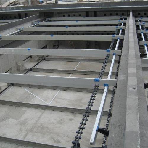 油田污水处理隔油池 链条式刮油刮渣机 行车式刮泥机