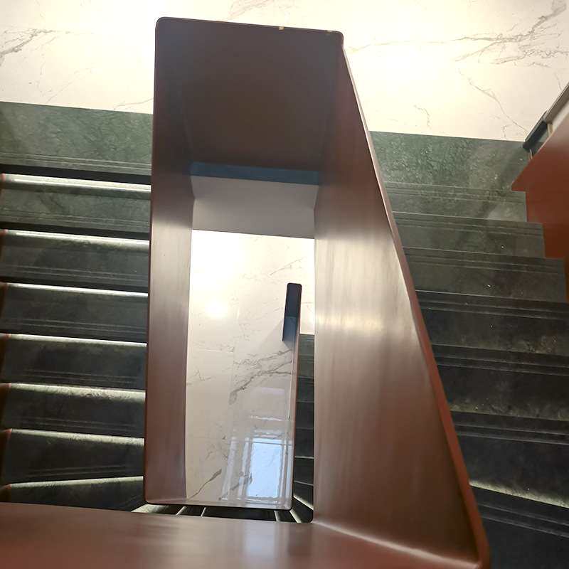 杭州钢板旋转楼梯玻璃扶手别墅复式钢板旋转扶手楼梯简约轻奢