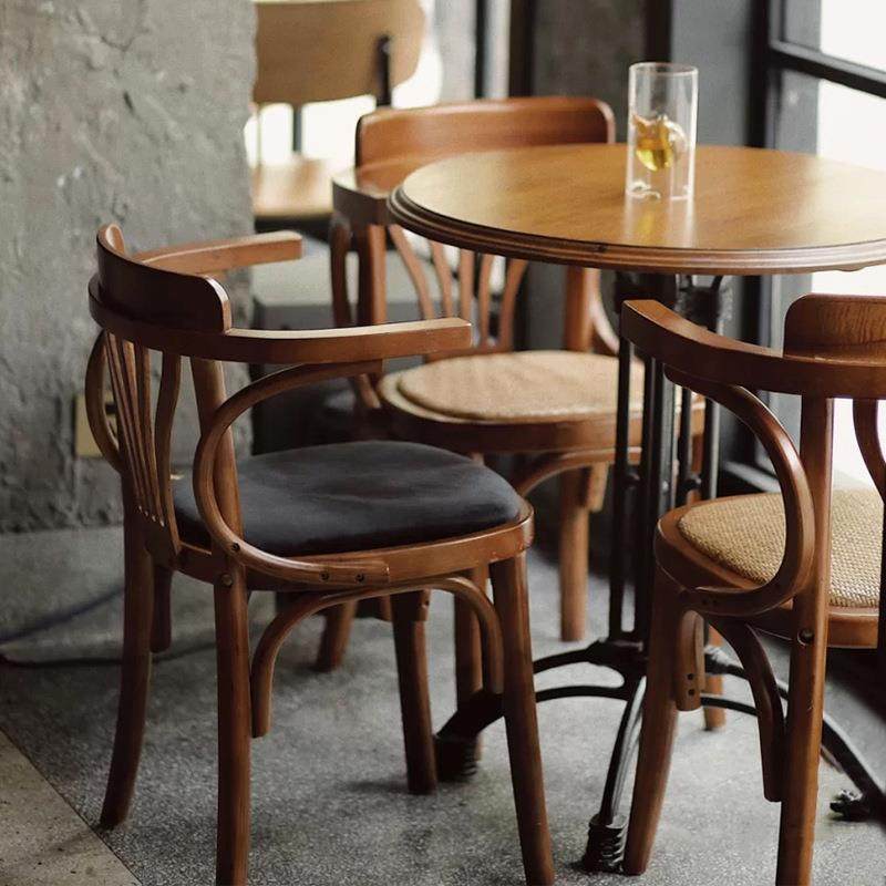 复古美式咖啡厅桌椅组合酒吧清吧实木餐椅工业风圆桌一桌两椅商用