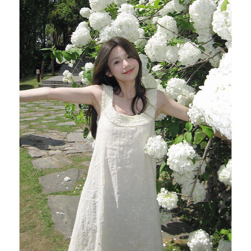 芒岁法式复古压褶无袖连衣裙刺绣茶歇不规则背心裙2024年夏季