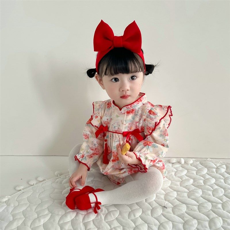 女宝秋季春装新款婴儿连体衣中国风新生儿包屁宝宝三角哈衣爬服