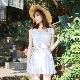 连体泳衣女遮肚显瘦大胸裙式带钢托小胸聚拢白色泡温泉泳装保守