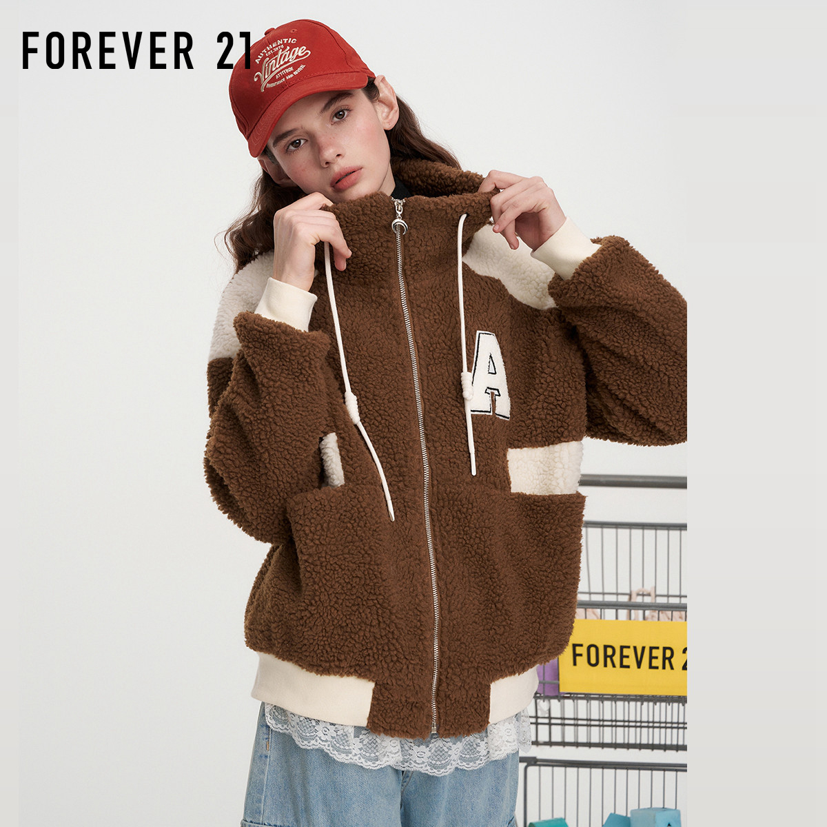 FOREVER21撞色仿羊羔毛短外套