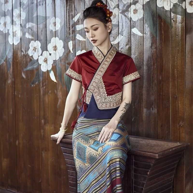 西双版纳民族风刺绣傣族服装泼水节酒红色M筒裙套装女云南旅游拍