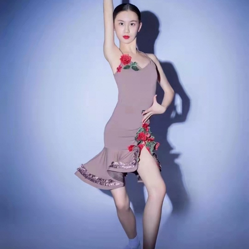 2025新款刺绣玫瑰拉丁舞服少女儿童高级版拉丁比赛服装演出舞蹈服