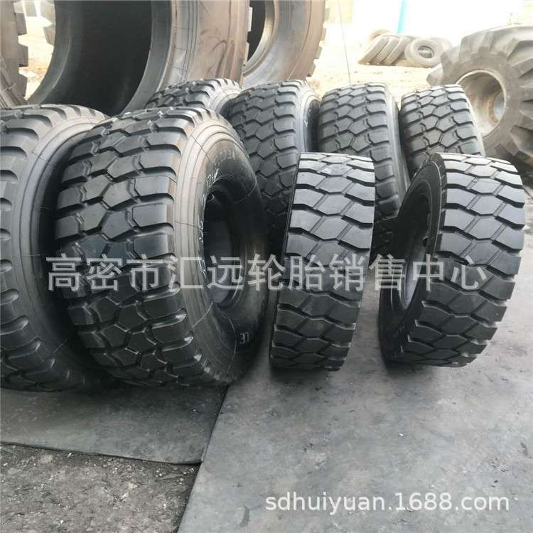 9.00R20钢丝叉车轮胎9.00-20工业机械轮胎