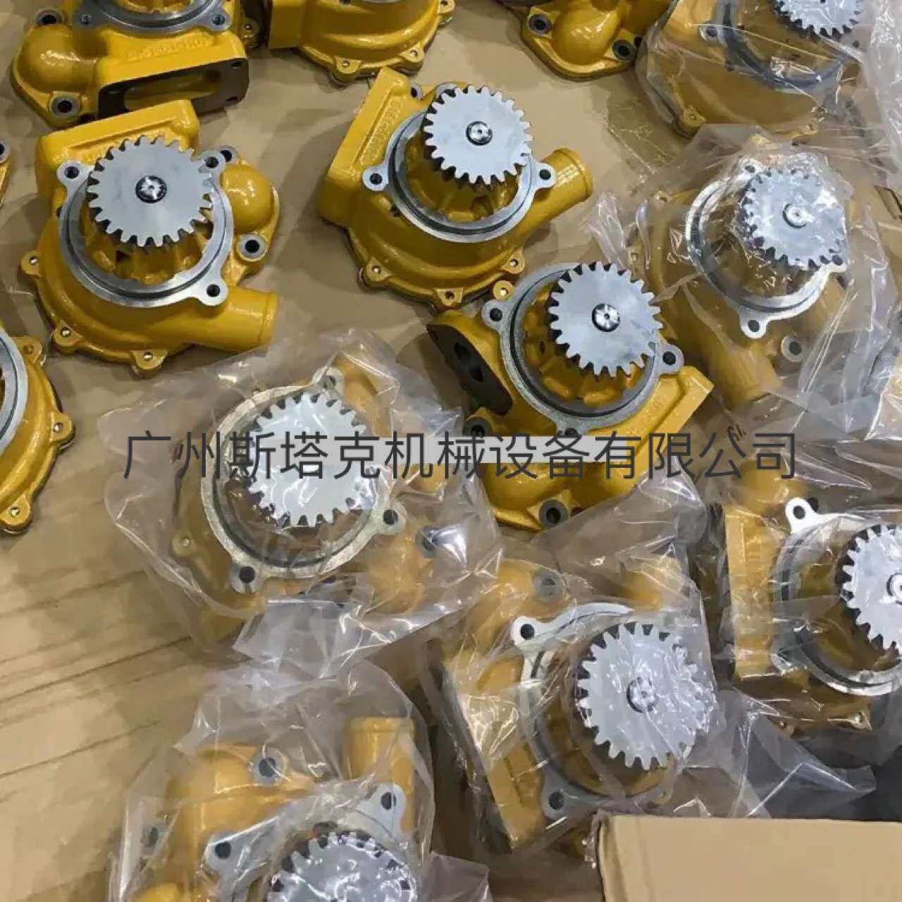6D125 S6D125水泵总成6151-61-1101 6151-62-1101 6154-61-1102