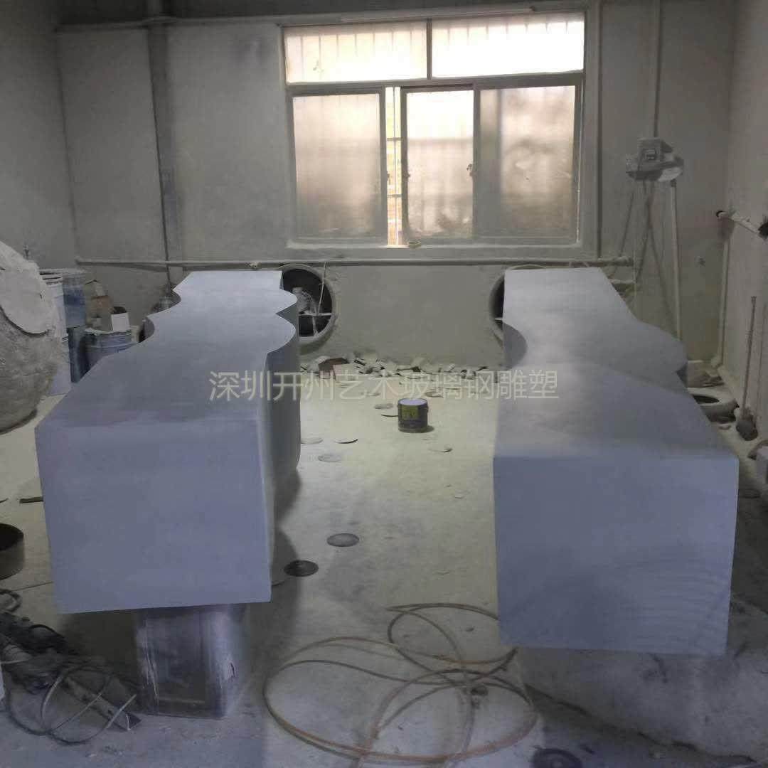 简约现代户外休闲长凳北欧艺术雕塑酒店商场大堂长条玻璃钢凳摆件