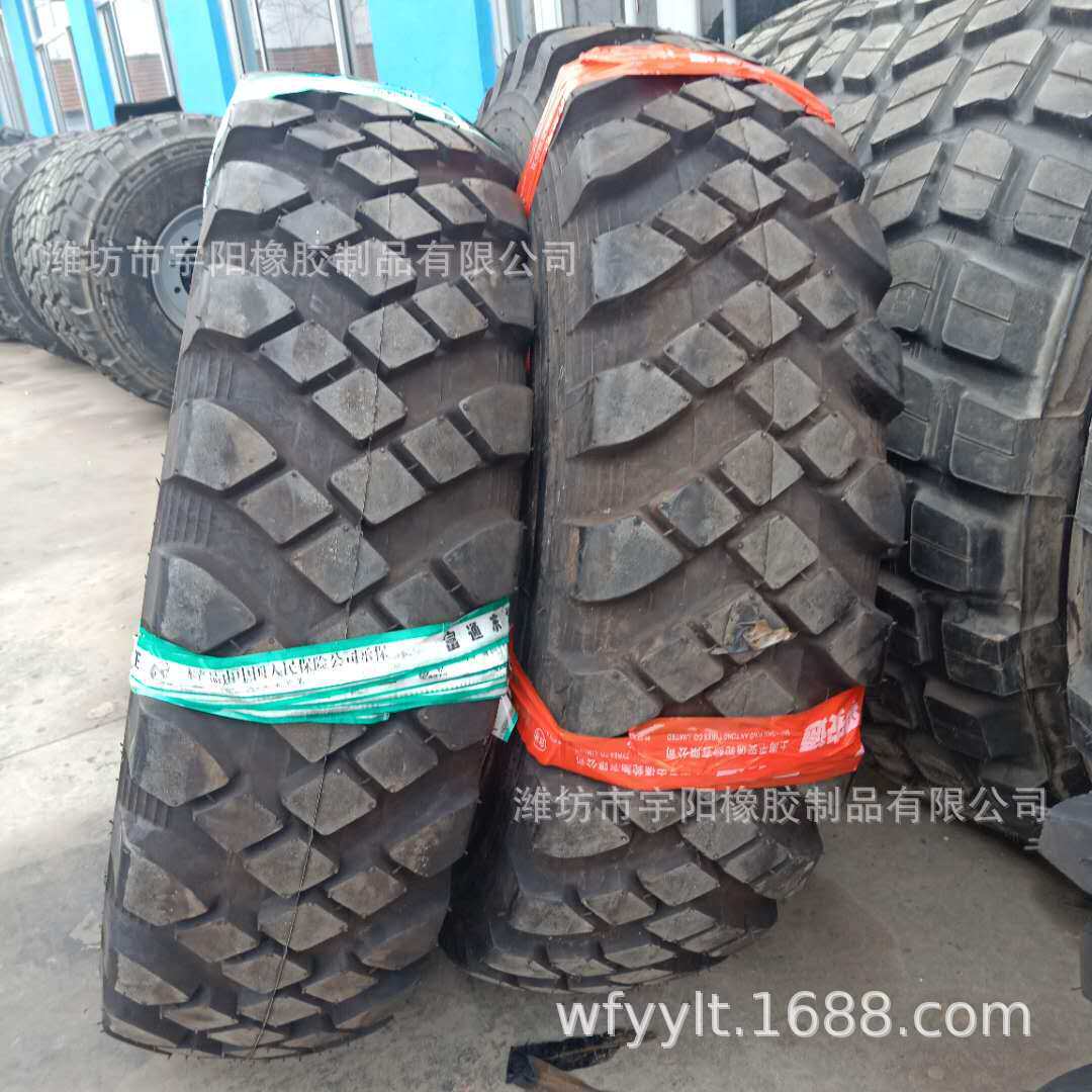 12R20 六驱车越野车轮胎 钢丝子午线轮胎 人字花纹