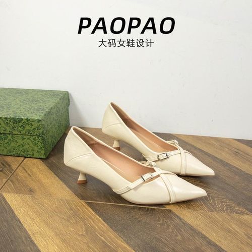 大码女鞋41到42宽脚胖尖头单鞋春季新款法式复古交叉带气质高跟鞋