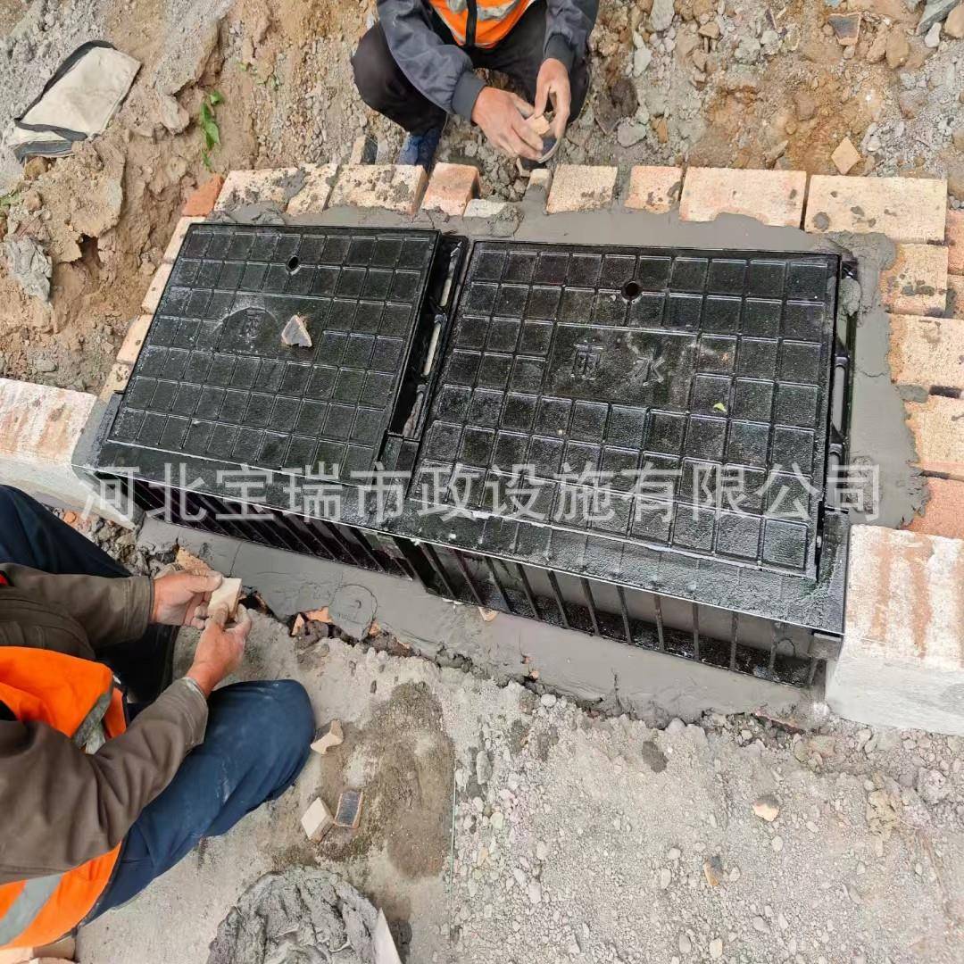 球墨铸铁井盖暗沟侧立式雨水篦子市政马路沿石检查井排水口三件套