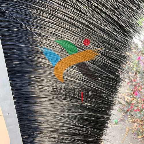 生产带螺丝孔PP板刷  毛刷条  PVC板刷 砖机除尘挡水工业板刷