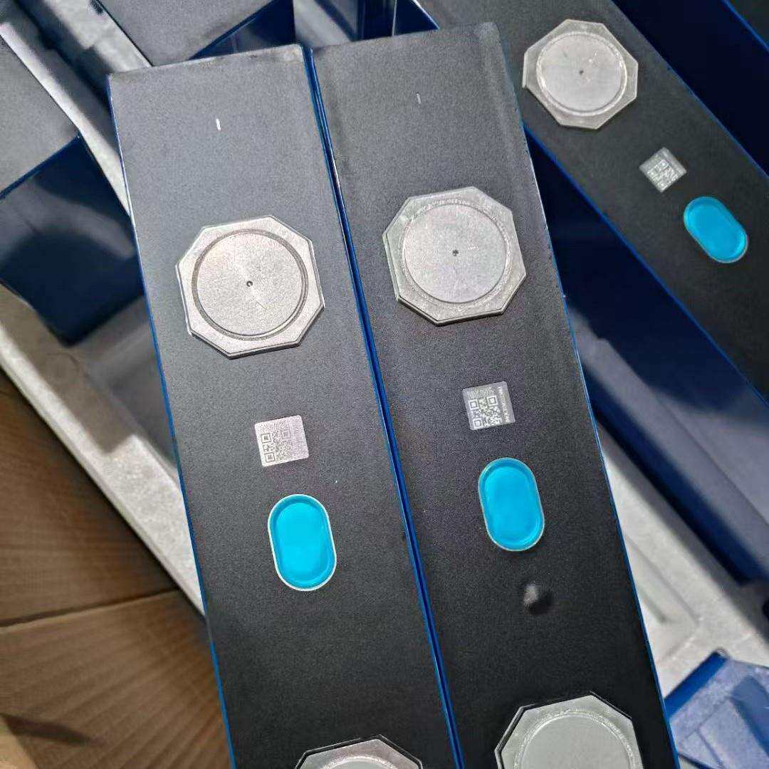 亿纬3.2V628Ah磷酸铁锂电芯大单体电芯太阳能储能电池亿纬MB56