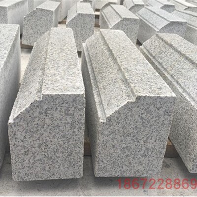 芝麻灰路沿石路缘石路牙子侧平A石花岗岩路边石芝麻白荔枝面机器