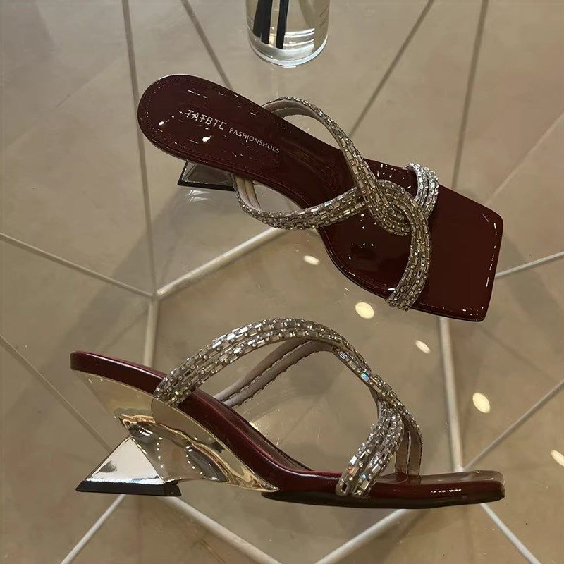 大码凉鞋女41到43宽胖脚女v鞋夏季2025新款高跟鞋外穿拖鞋低跟凉