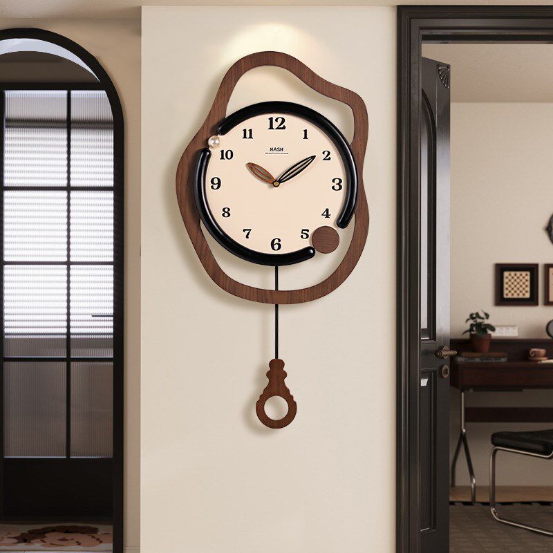 2025新款创意挂钟客厅家用静音免打孔挂墙钟表现T代高级感实木时