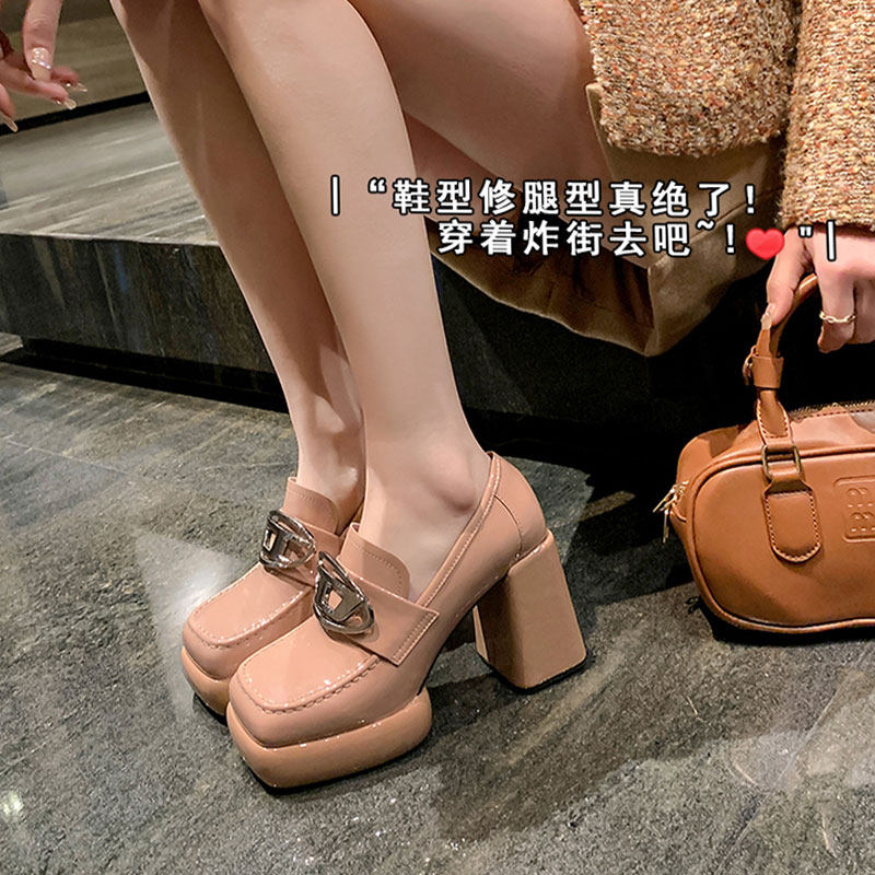 温柔裸色漆皮超高跟单鞋女2024早春新款J厚底方头深口粗跟小皮鞋