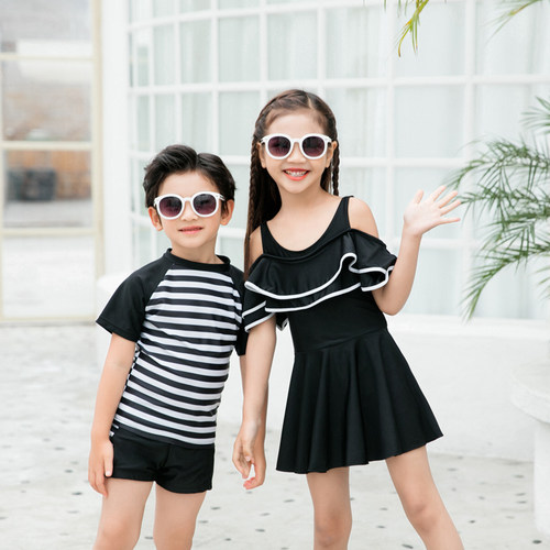 亲子泳衣母女连体平角裤保守显瘦黑色儿童游泳衣一家四口家庭装
