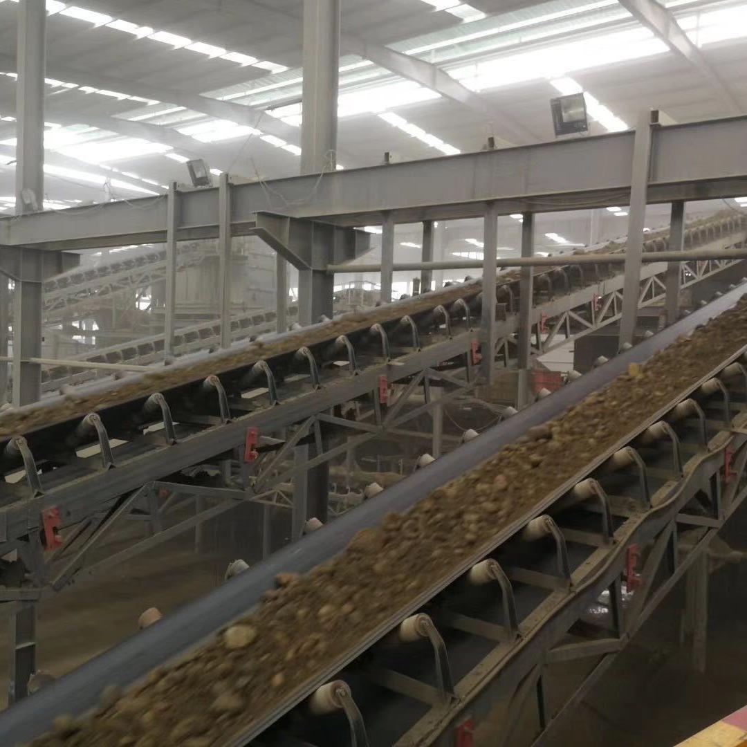 大倾角爬坡输送机矿用斜坡式皮带输送机煤矿煤渣运输机