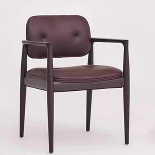 北欧设计师椅子意式扶手餐椅样板间诧寂风实木椅法式咖啡厅洽谈椅