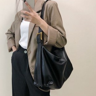 包包女士2023新款秋冬款高级感女式爆款百搭洋派斜挎女款女生包包