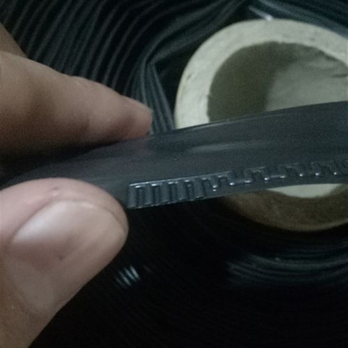 微喷带滴管农用大棚蔬菜膜下16迷宫式滴灌带滴水带节水灌溉设备