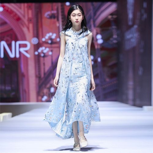 女童礼服高端轻奢小众儿童旗袍小女孩10岁晚礼服裙走秀钢琴演出服