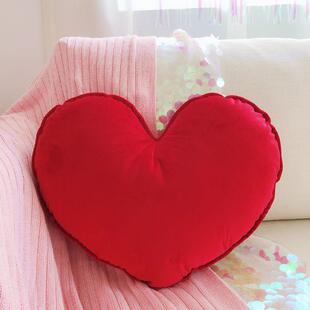 红色心型抱枕爱心形一对结婚喜庆新婚喜字少女心婚庆靠枕沙发床上