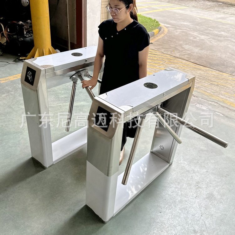 手动机械桥式滚闸机不锈钢三辊闸人行通道摆闸翼闸全高旋转栅门图