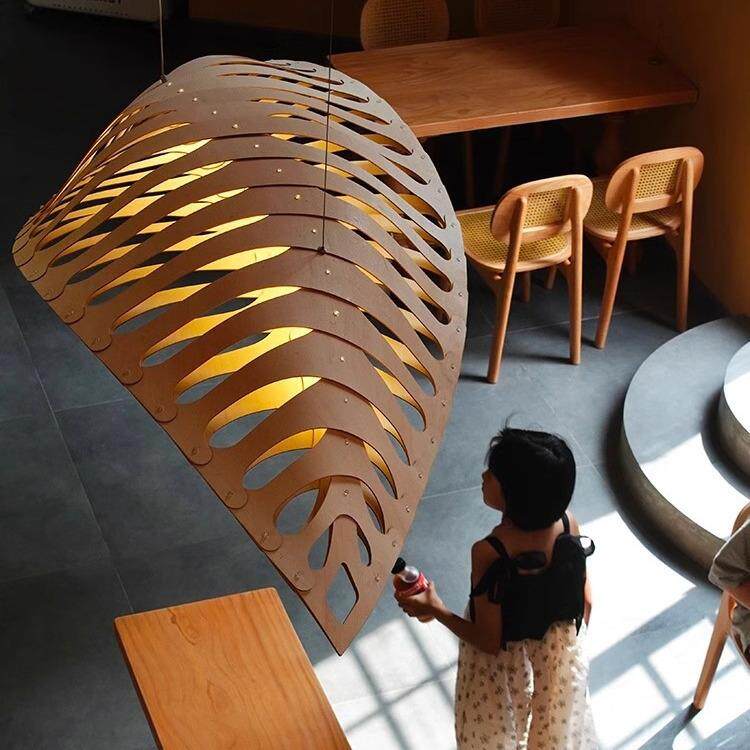 北欧餐厅吊灯2024新款茶室咖啡厅清吧中古客厅鱼骨吧台原木风灯具